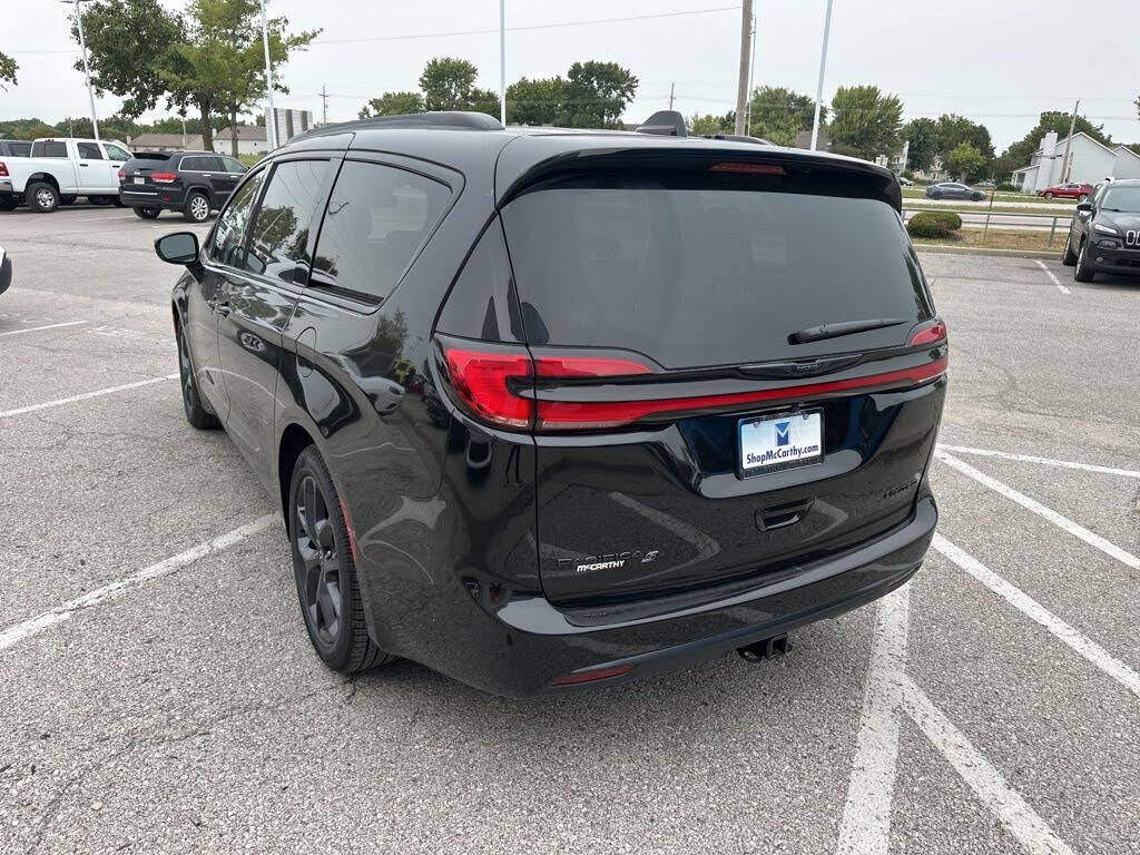 2026 Chrysler Pacifica