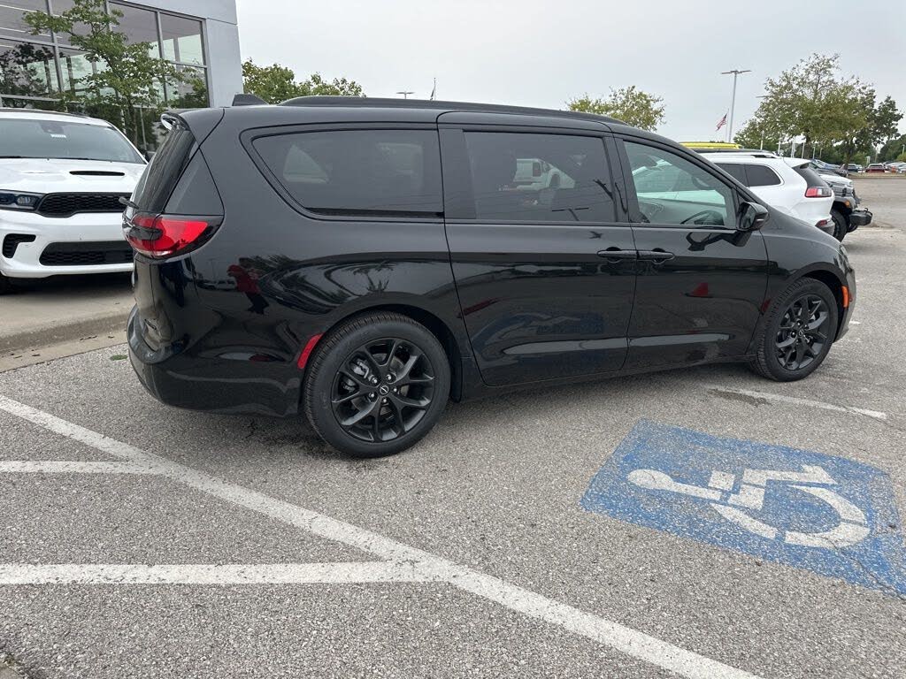 2026 Chrysler Pacifica