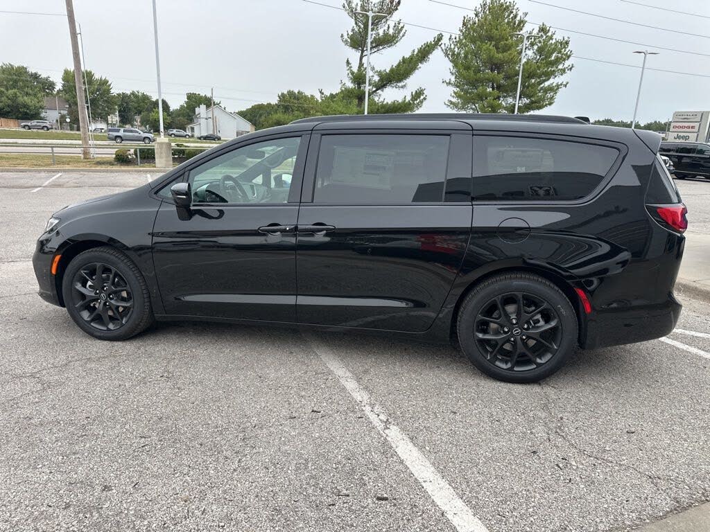 2026 Chrysler Pacifica