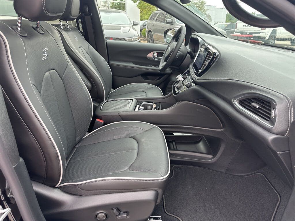 2026 Chrysler Pacifica