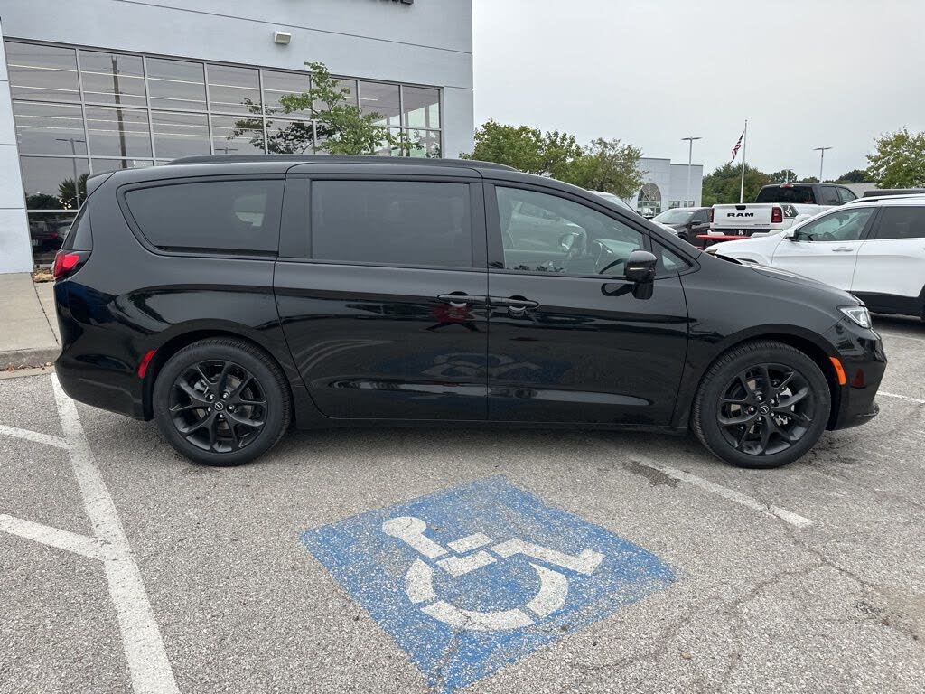 2026 Chrysler Pacifica