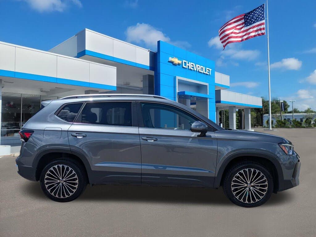 2025 Volkswagen Taos