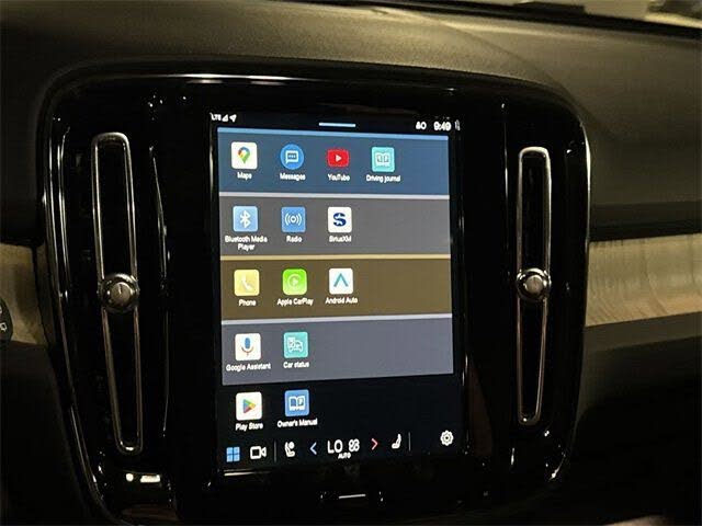 2025 Volvo XC40