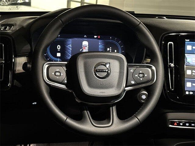2025 Volvo XC40