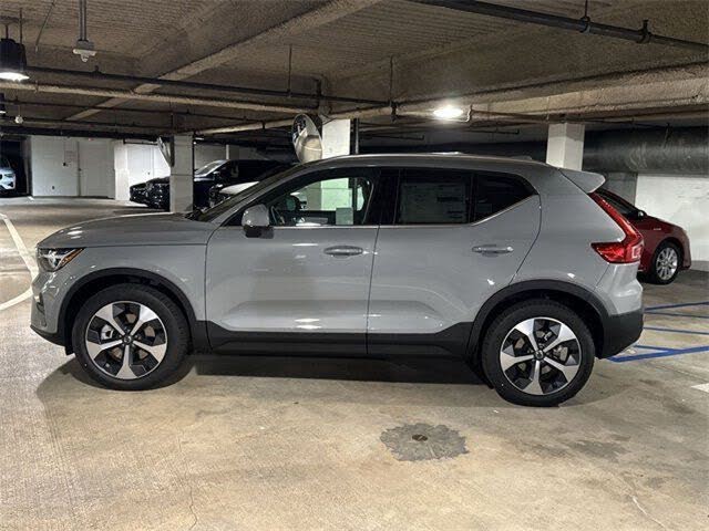 2025 Volvo XC40