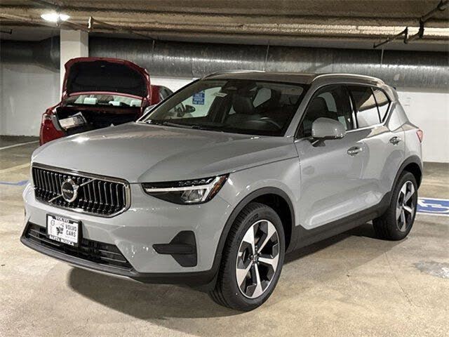 2025 Volvo XC40