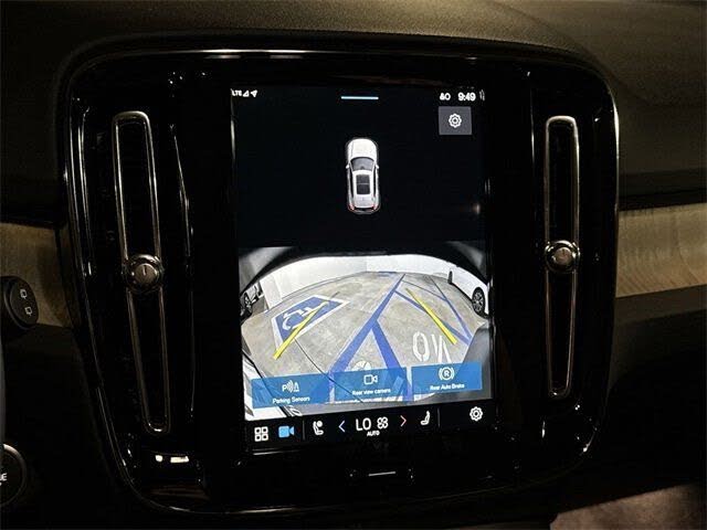 2025 Volvo XC40