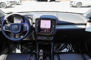 2026 Volvo XC40