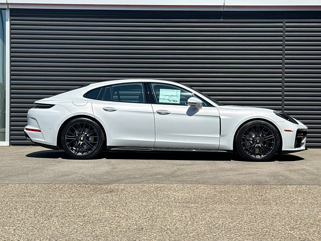 2026 Porsche Panamera