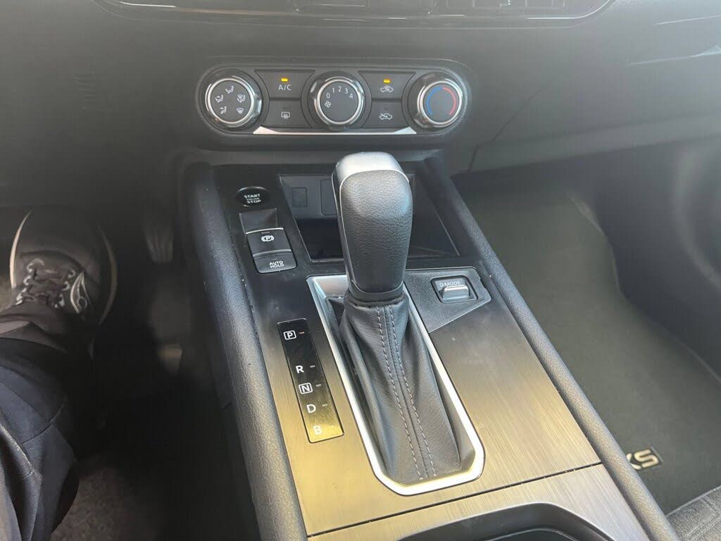 2025 Nissan Kicks