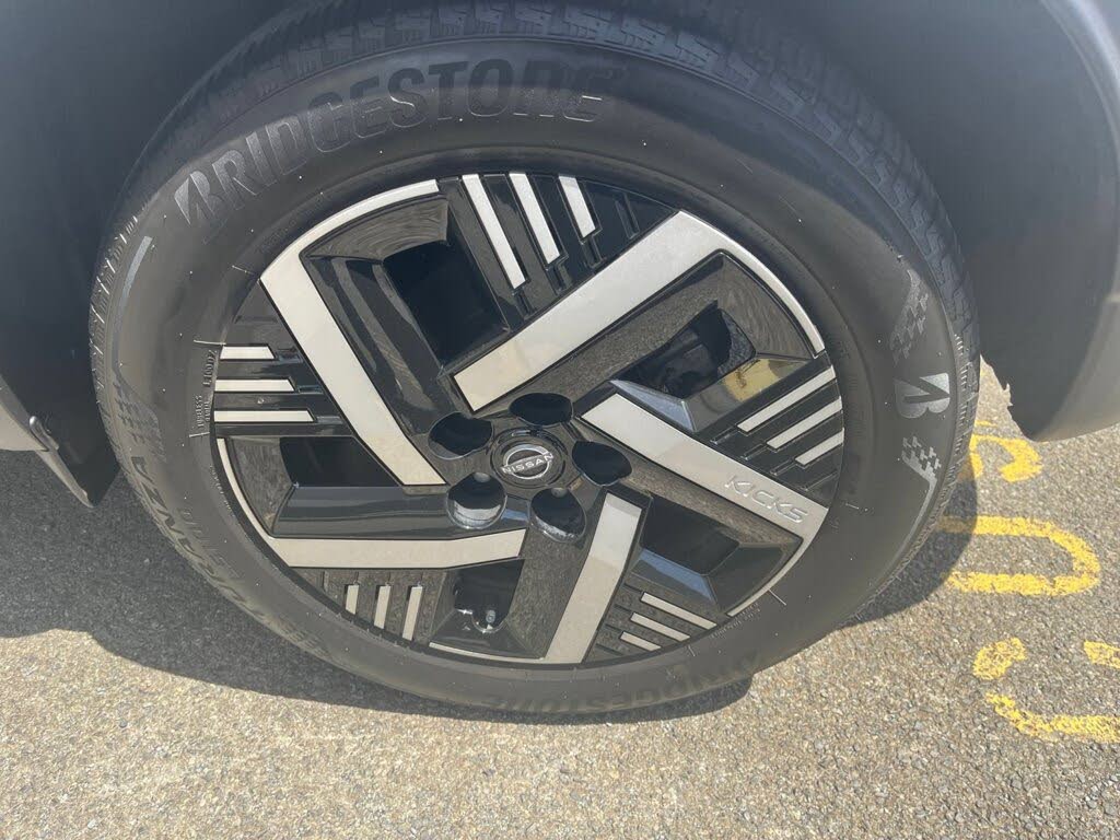 2025 Nissan Kicks