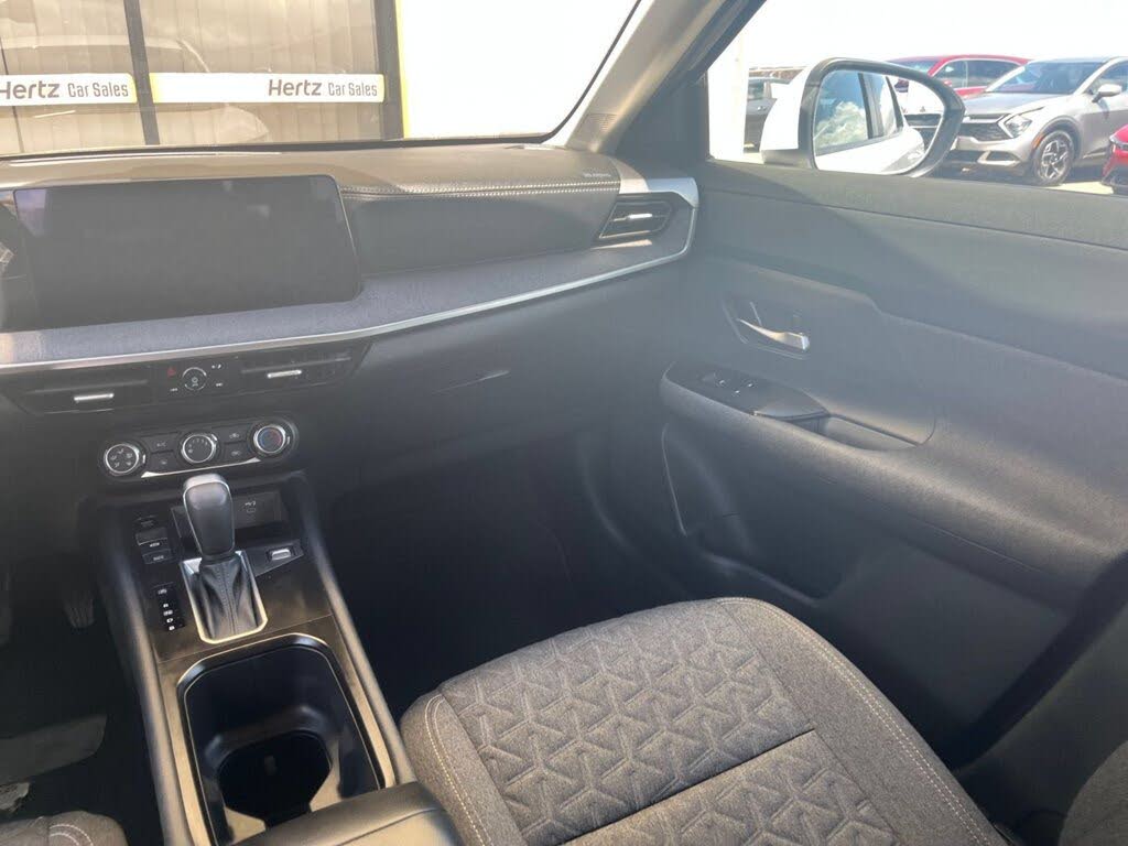 2025 Nissan Kicks