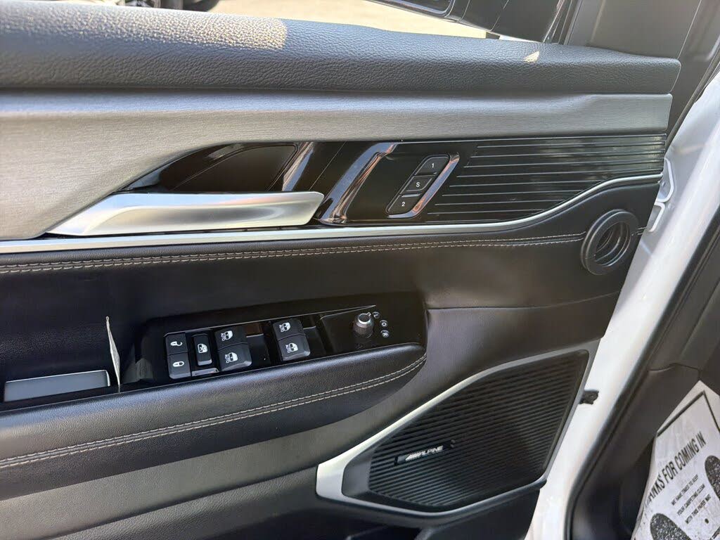 2023 Jeep Wagoneer