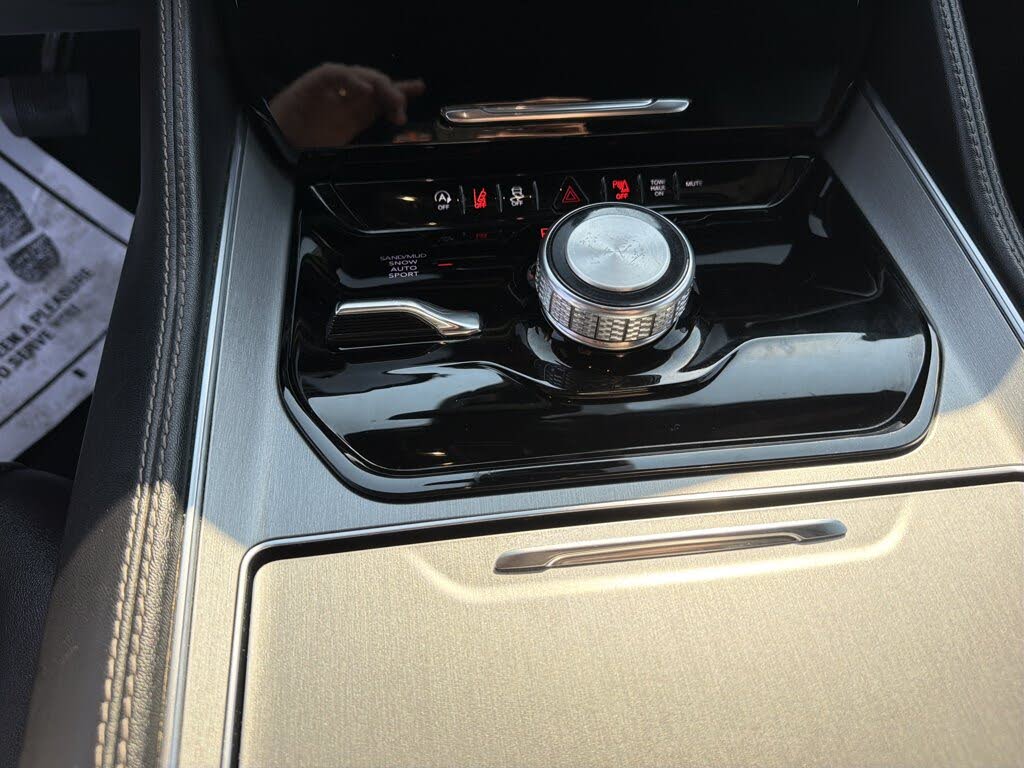 2023 Jeep Wagoneer