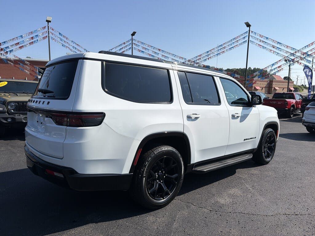 2023 Jeep Wagoneer
