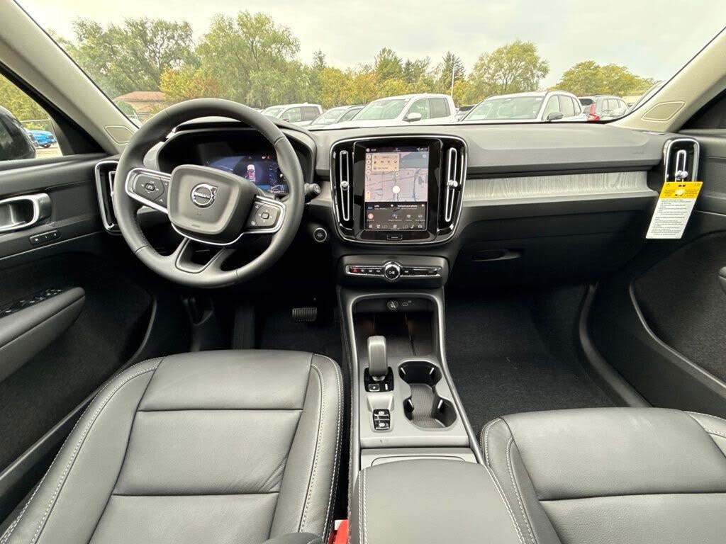 2026 Volvo XC40