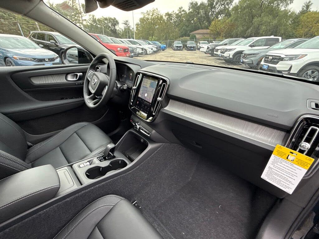 2026 Volvo XC40