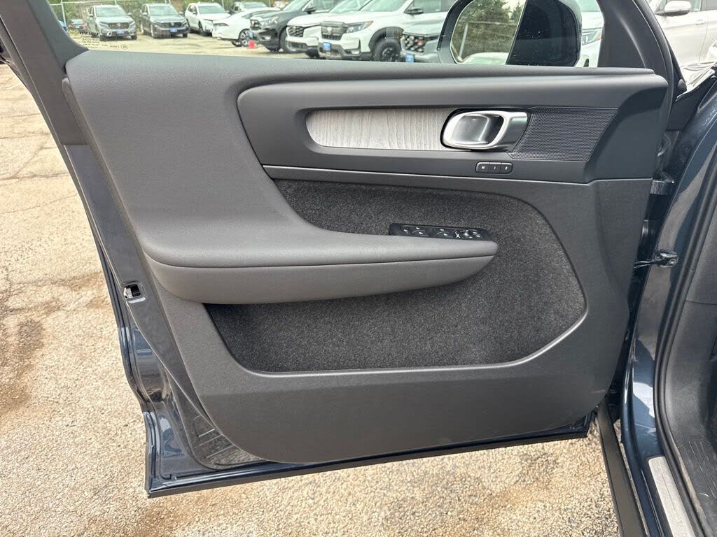 2026 Volvo XC40