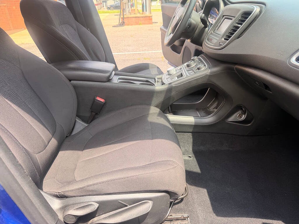 2015 Chrysler 200