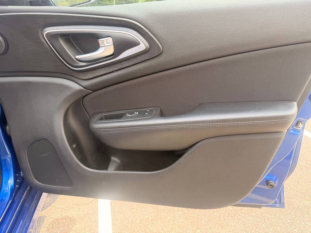 2015 Chrysler 200