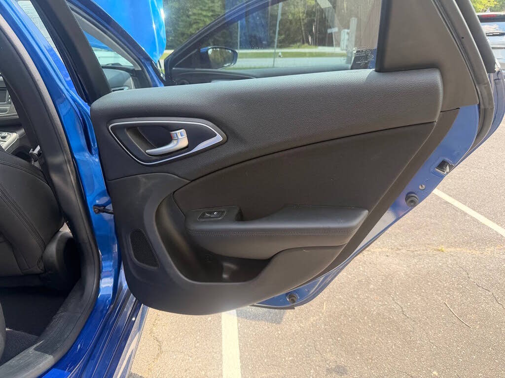 2015 Chrysler 200