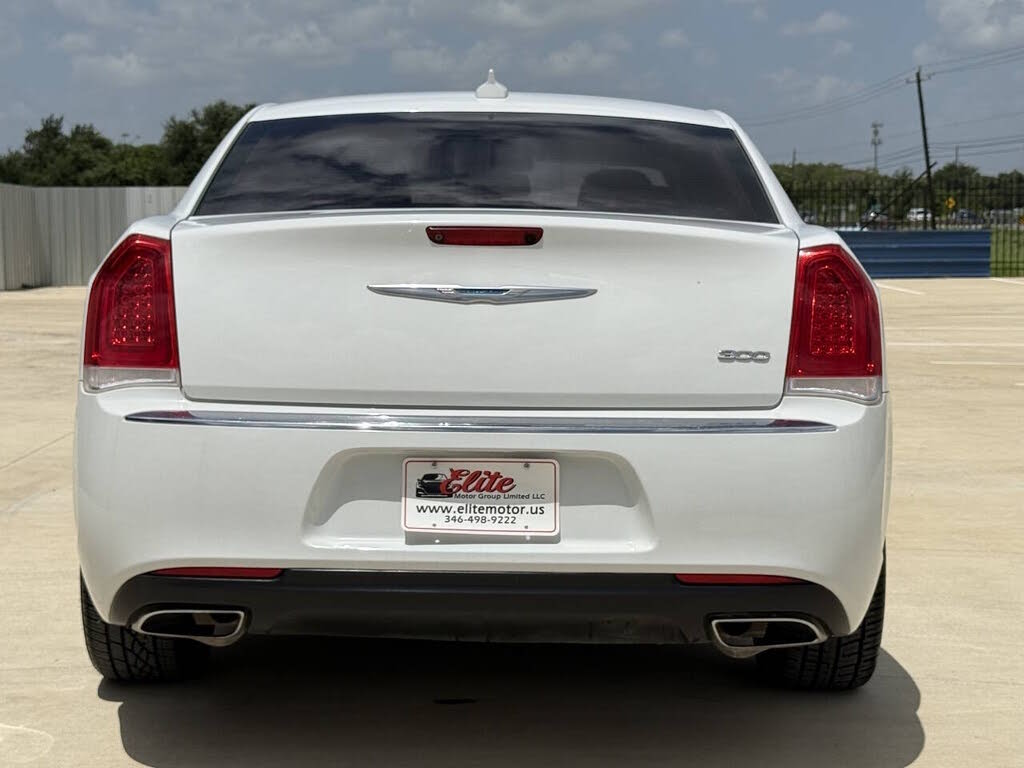 2018 Chrysler 300