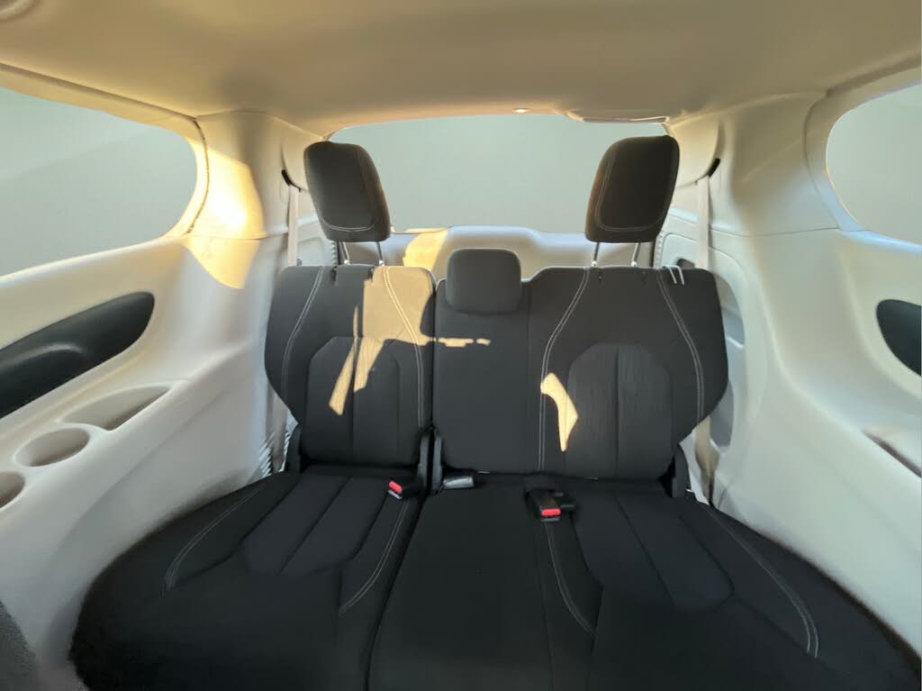 2023 Chrysler Voyager