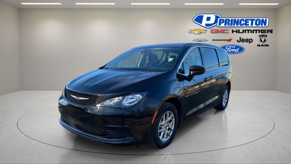 2023 Chrysler Voyager