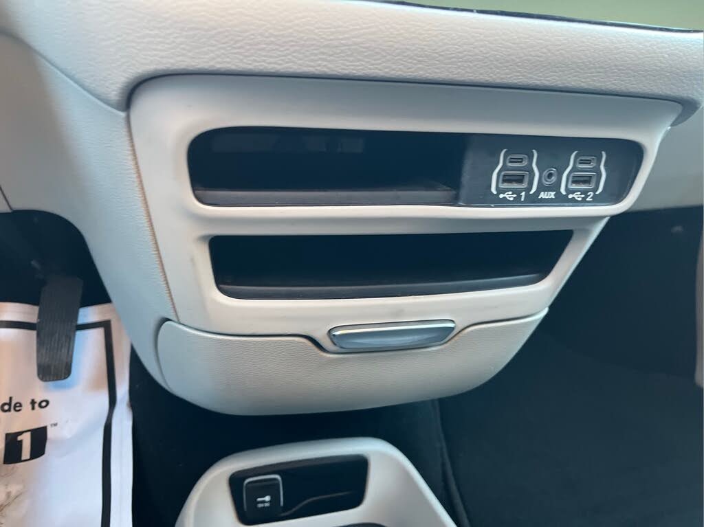 2023 Chrysler Voyager