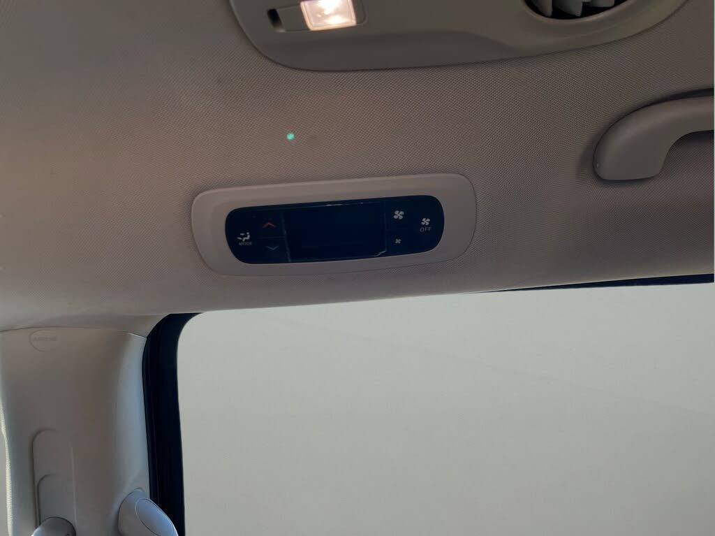 2023 Chrysler Voyager