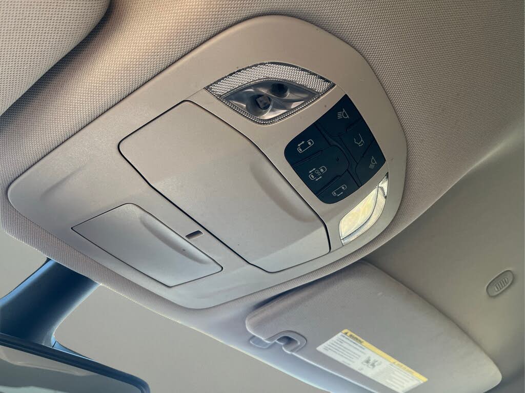 2023 Chrysler Voyager