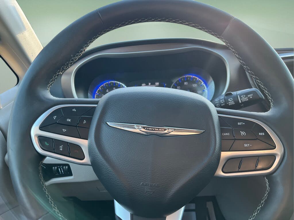 2023 Chrysler Voyager