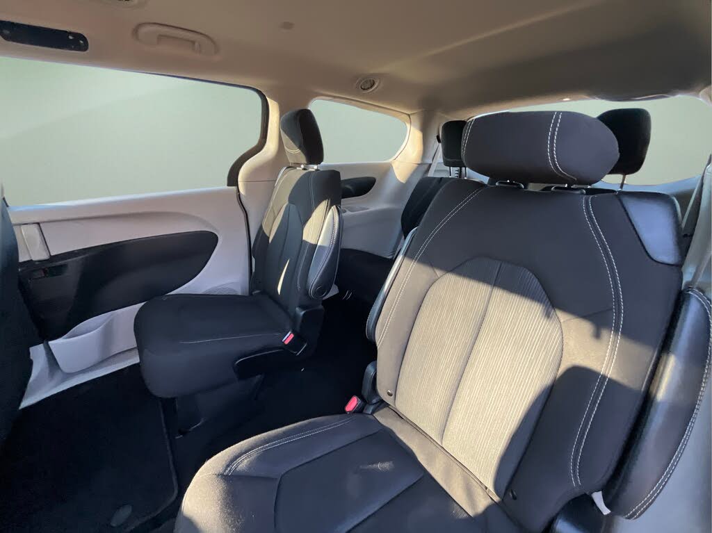 2023 Chrysler Voyager