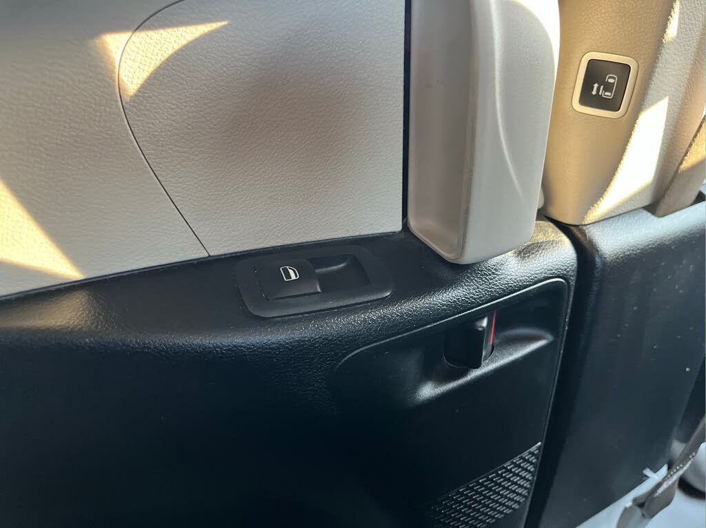 2023 Chrysler Voyager