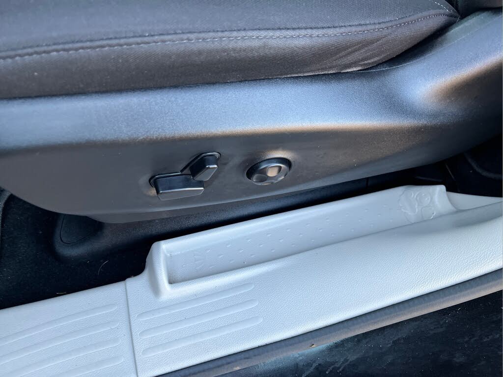 2023 Chrysler Voyager