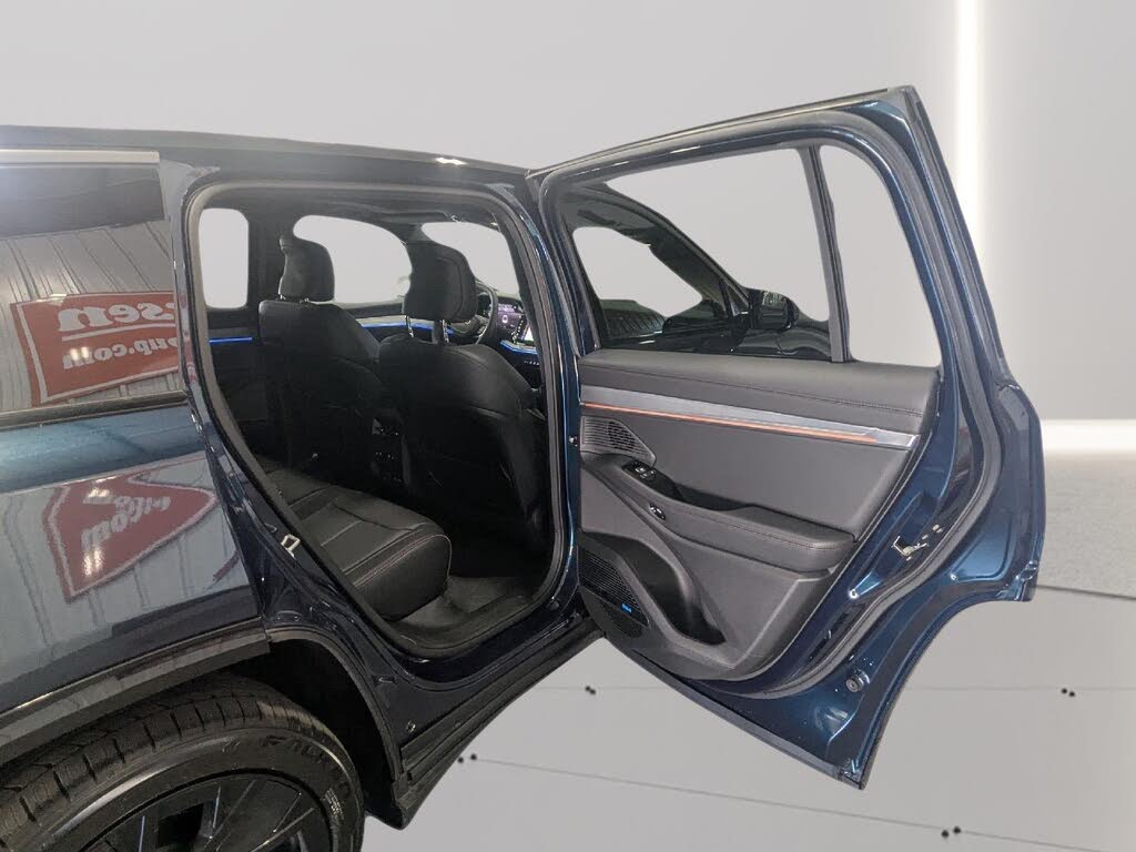 2025 Jeep Wagoneer S