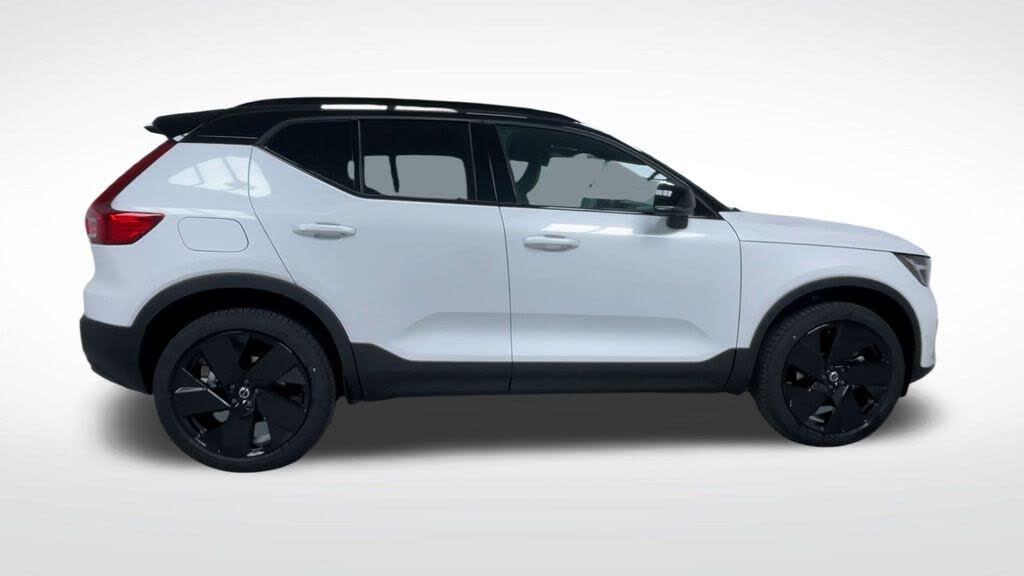 2026 Volvo XC40
