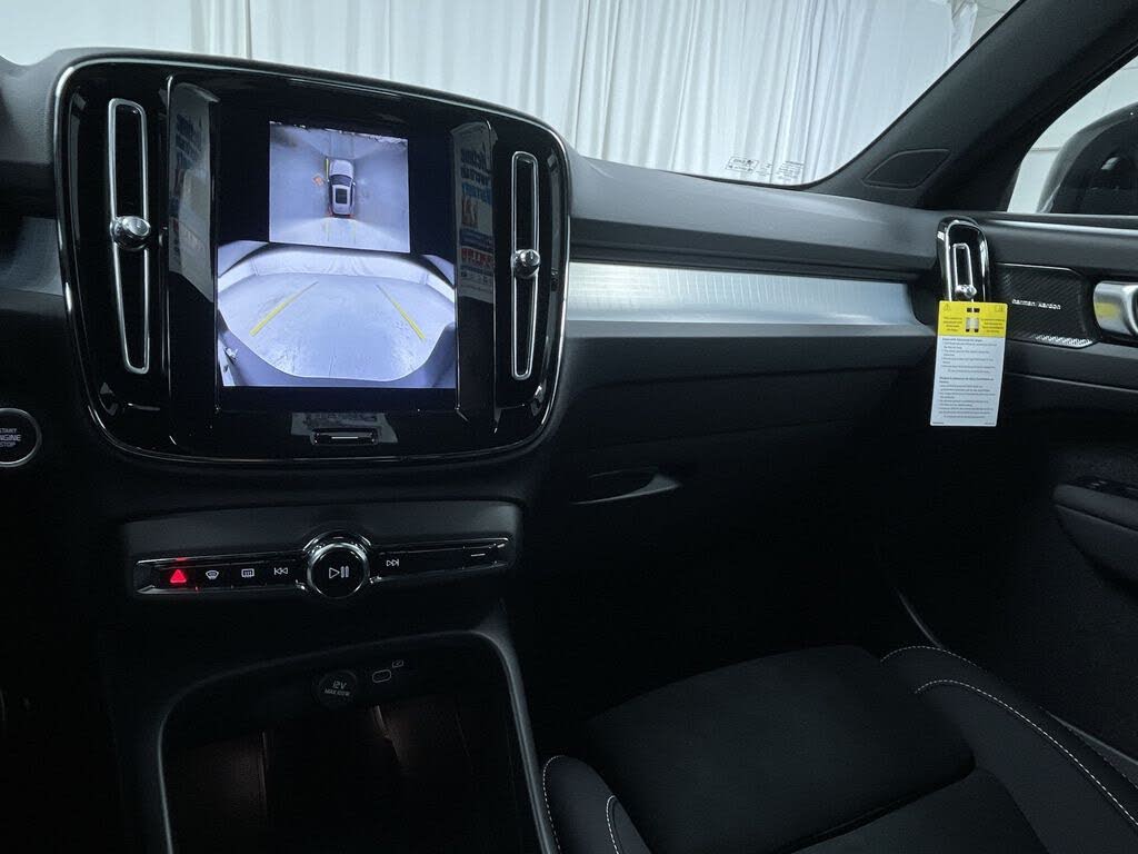 2026 Volvo XC40