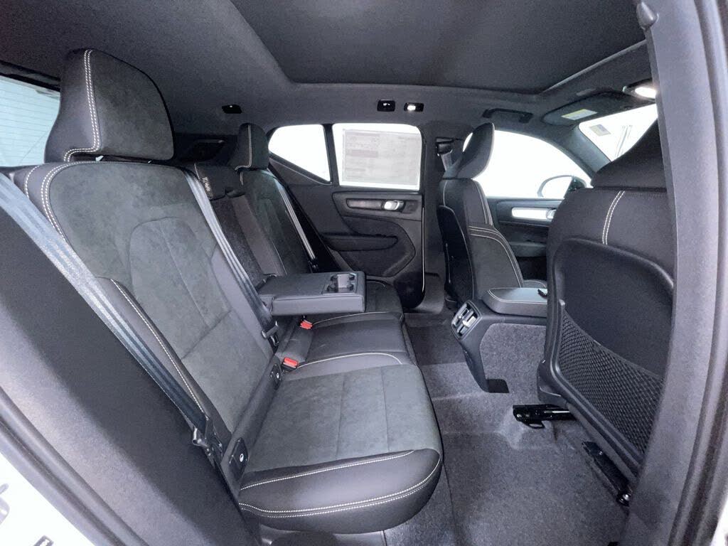 2026 Volvo XC40