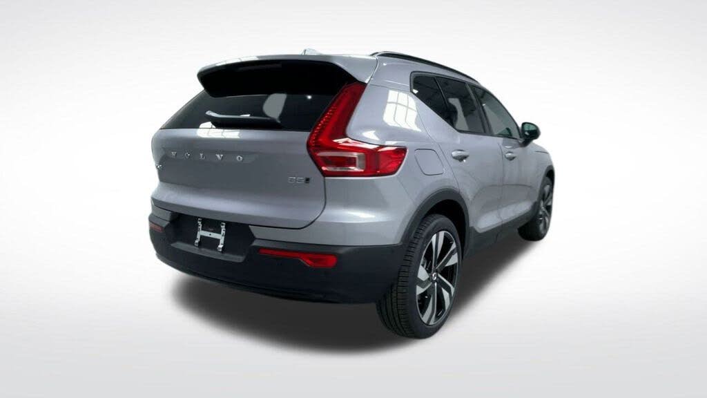 2026 Volvo XC40
