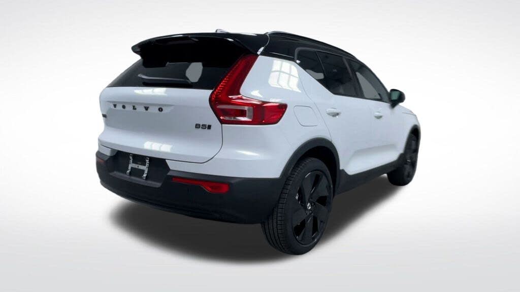 2026 Volvo XC40