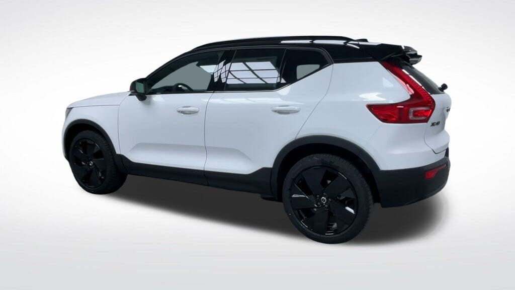 2026 Volvo XC40