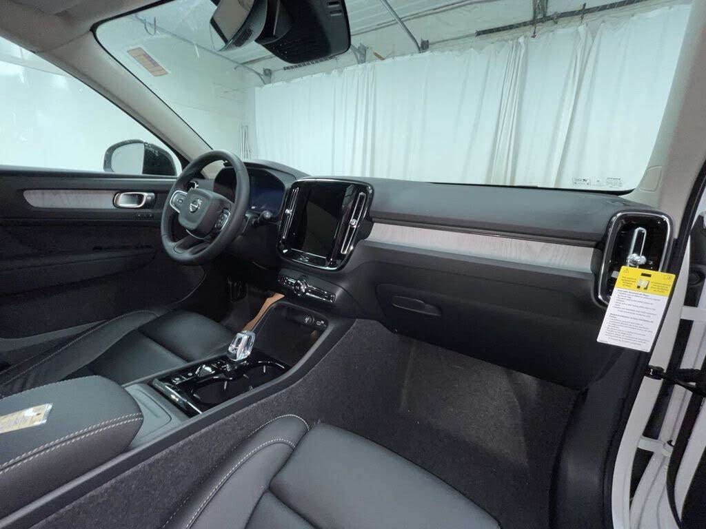 2026 Volvo XC40