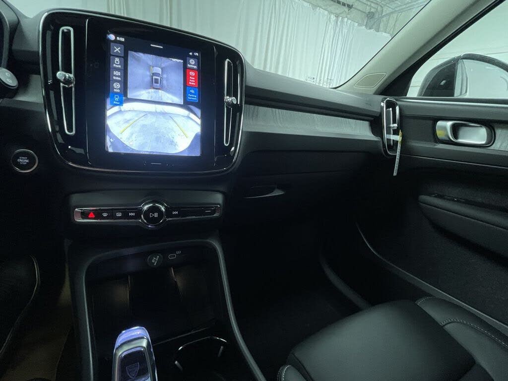 2026 Volvo XC40