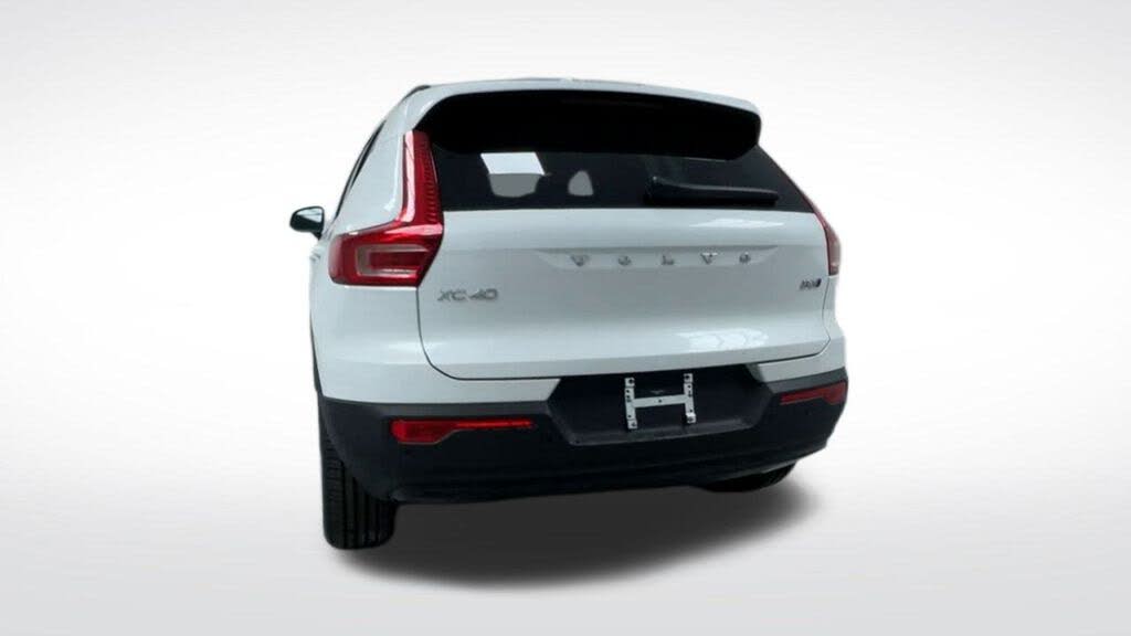 2026 Volvo XC40