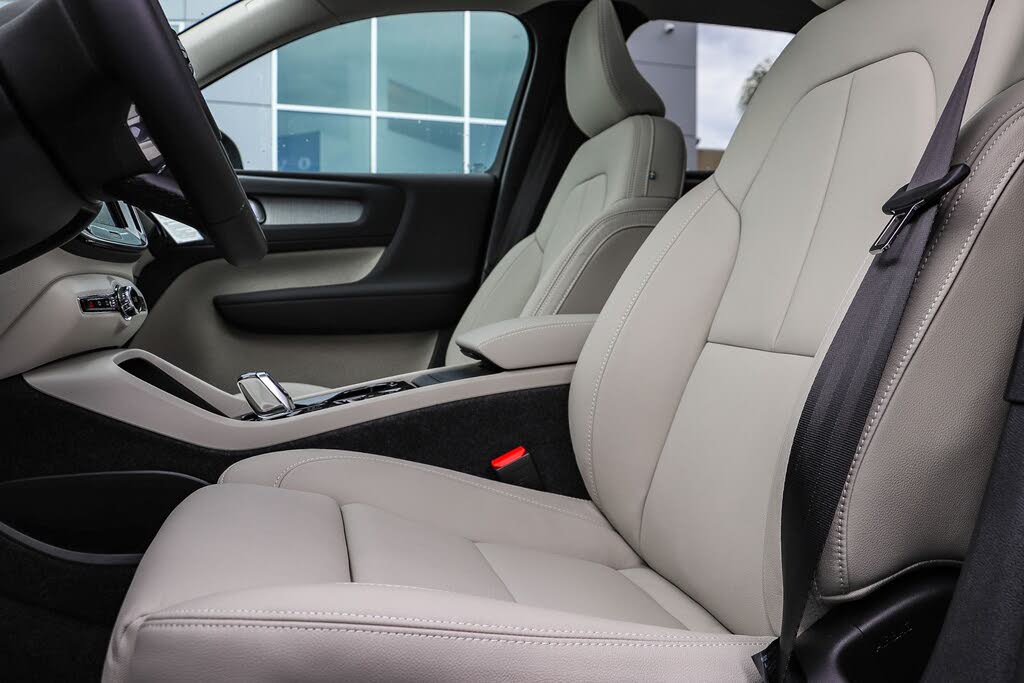 2026 Volvo XC40