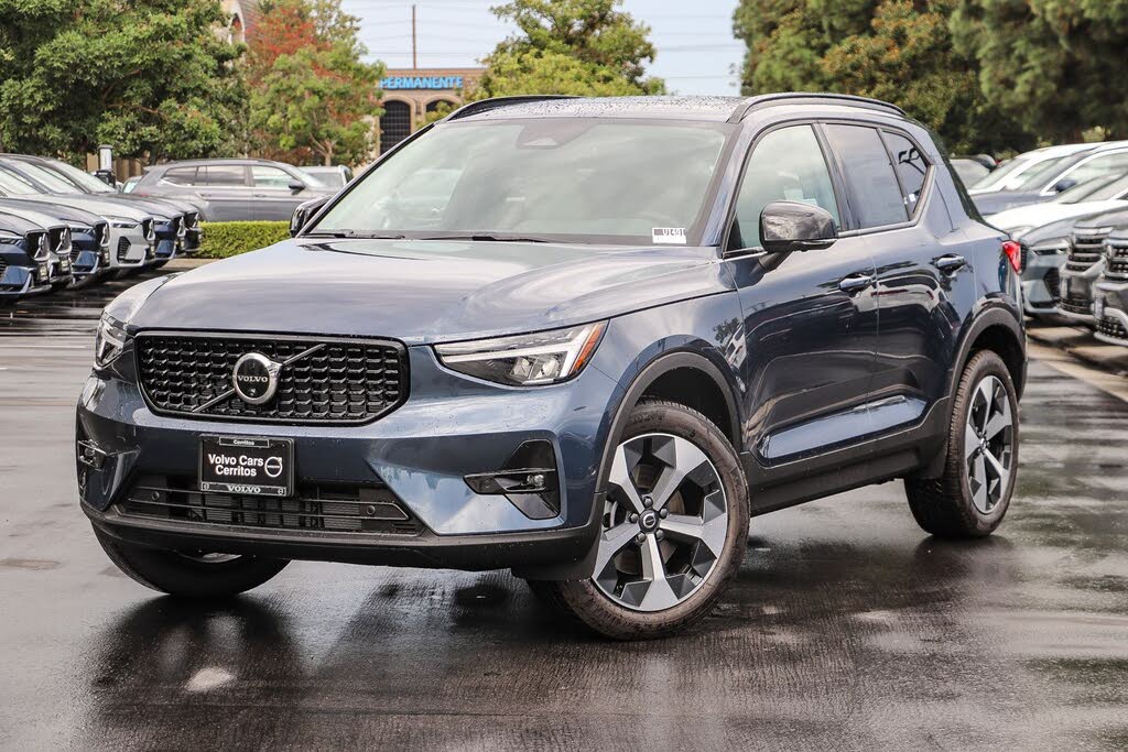 2026 Volvo XC40