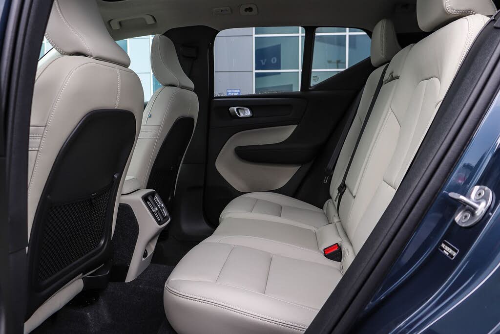 2026 Volvo XC40