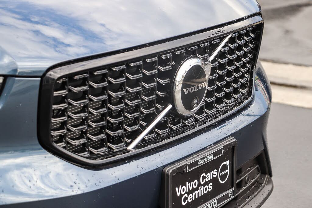 2026 Volvo XC40