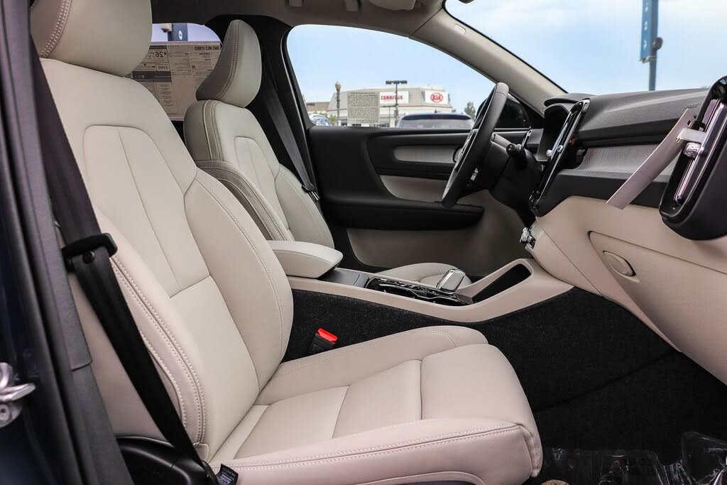2026 Volvo XC40
